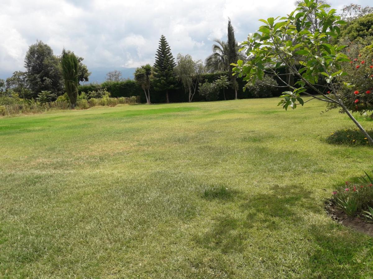 Quinta La Gardenia Hotel Puembo Luaran gambar